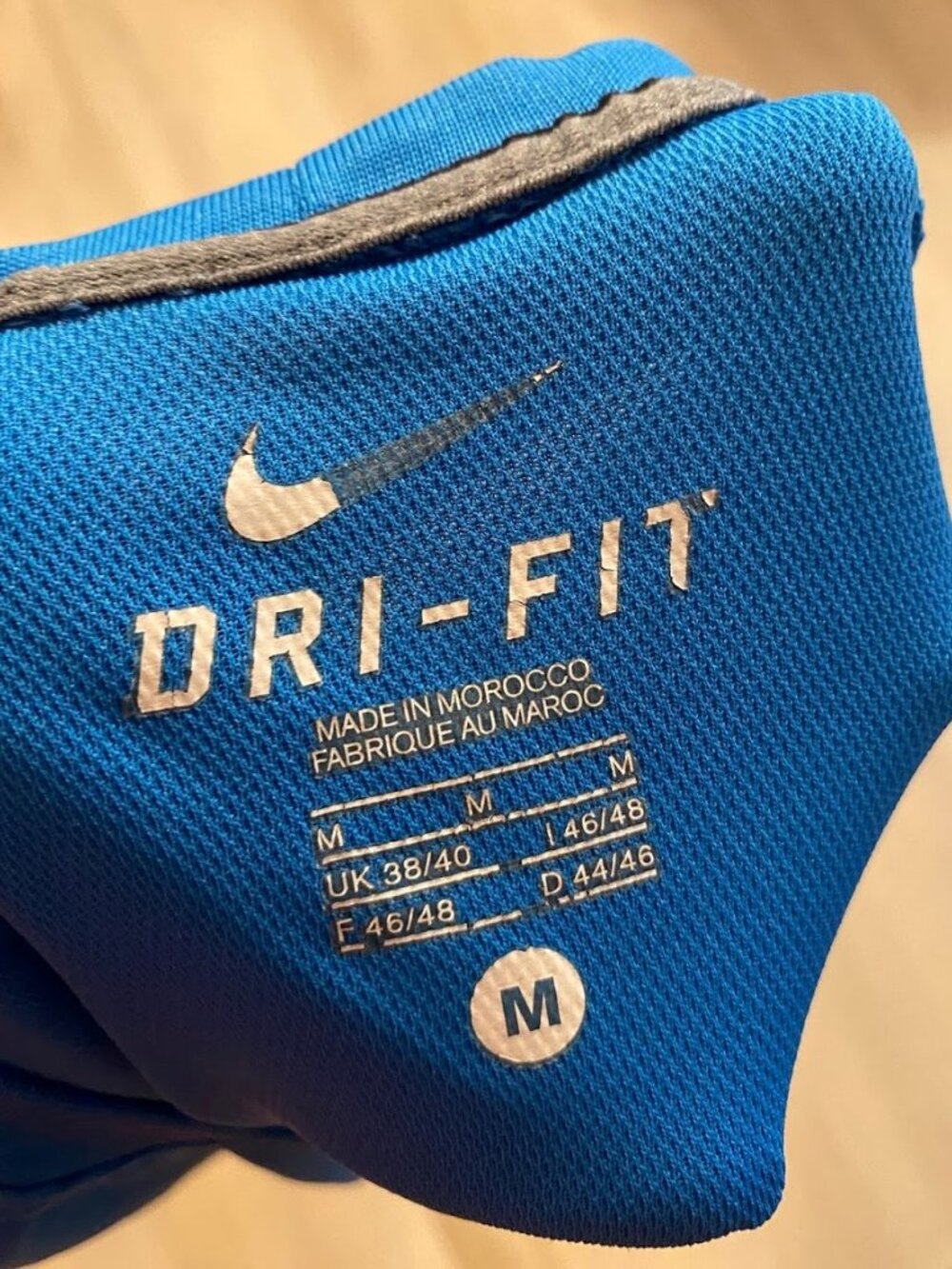 Nike Dri-FIT Short Sleeve Athletic Tee size Medium - Picture 2 of 3
